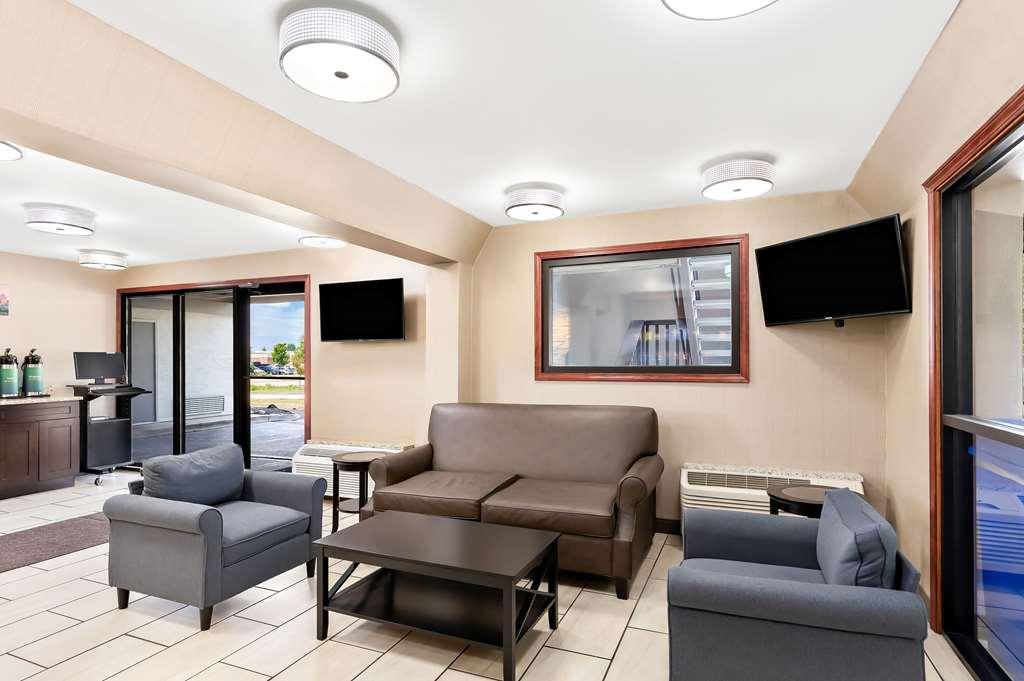 Quality Inn Middleburg Heights Interior foto