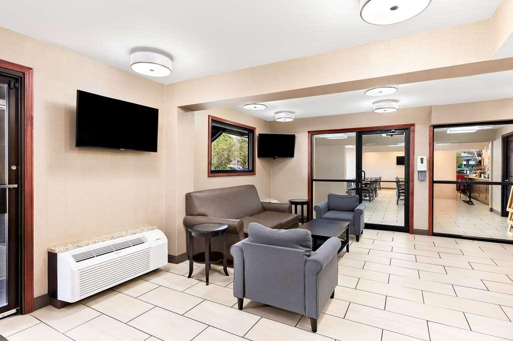 Quality Inn Middleburg Heights Interior foto